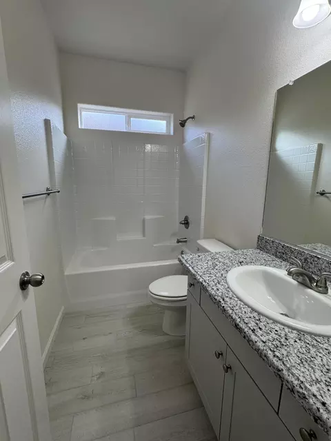 Bath - 30614 Delancy Rd, Visalia, CA 93291 photo 1 of 4