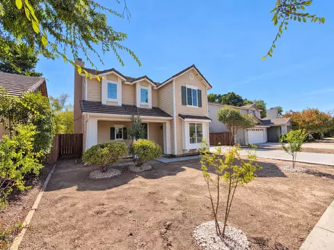 923 W Kimball Ave, Visalia, CA 93277