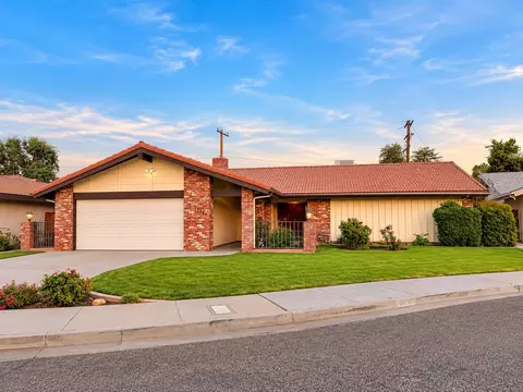 722 Carmelita St, Porterville, CA 93257