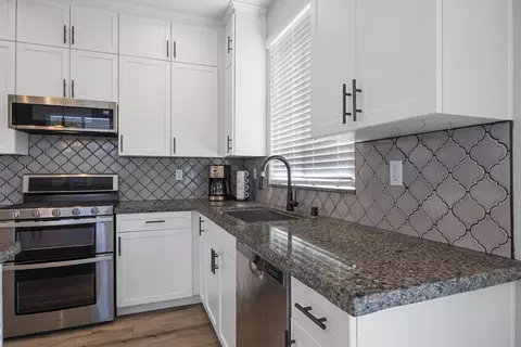 Kitchen - 4011 W Nellis Ave, Visalia, CA 93277 photo 4 of 4