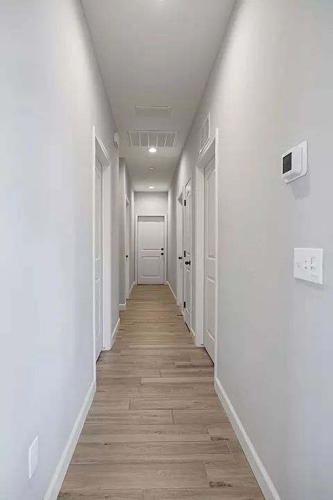 Entry Way - 4011 W Nellis Ave, Visalia, CA 93277 photo 4 of 5