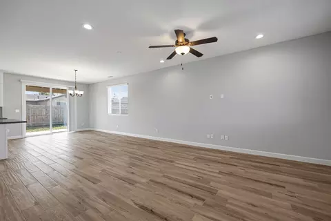 Living - 4011 W Nellis Ave, Visalia, CA 93277 photo 3 of 4