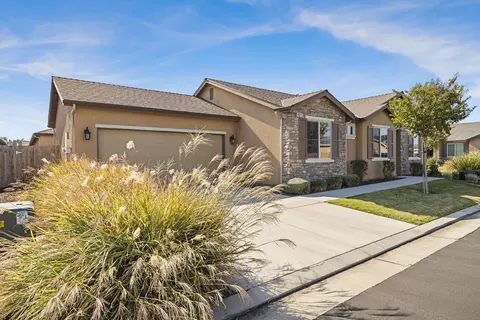 Exterior - 4011 W Nellis Ave, Visalia, CA 93277 photo 2 of 9