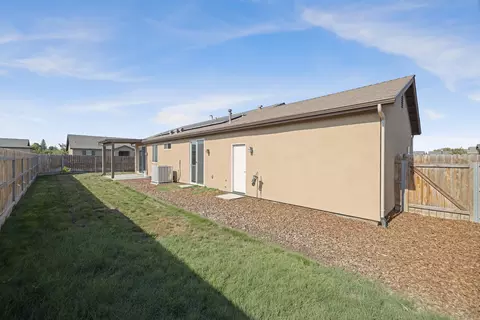 Exterior - 4011 W Nellis Ave, Visalia, CA 93277 photo 6 of 9
