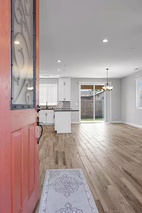 Entry Way - 4011 W Nellis Ave, Visalia, CA 93277 photo 1 of 5