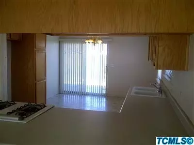 602 E Myrtle St, Hanford, CA 93230 photo 4