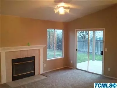 14333 W Chad Ct, Kerman, CA 93630 photo 2