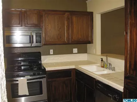 842 Encore Dr, Hanford, CA 93230 photo 3