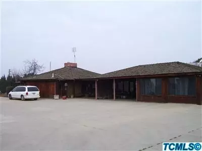 1976 E Pacific Ave, Tulare, CA 93274 photo 1