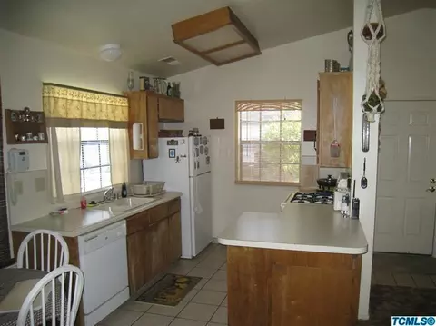 43635 Encina Dr, Three Rivers, CA 93271 photo 5
