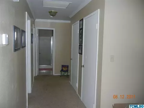 604 E Cambridge Ave, Visalia, CA 93292 photo 3