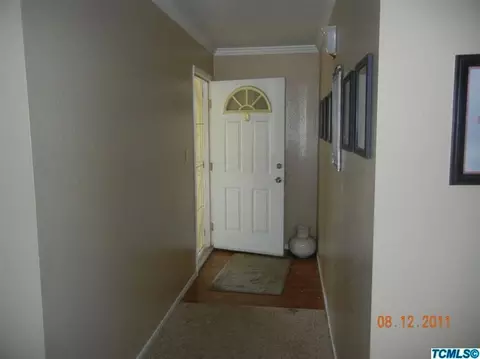 604 E Cambridge Ave, Visalia, CA 93292 photo 2