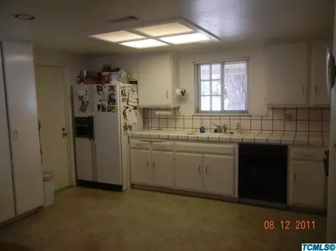 604 E Cambridge Ave, Visalia, CA 93292 photo 4