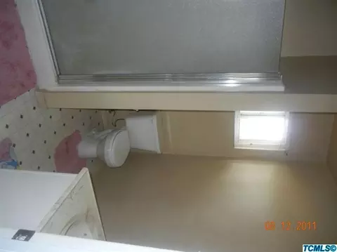 604 E Cambridge Ave, Visalia, CA 93292 photo 10