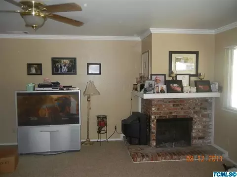 604 E Cambridge Ave, Visalia, CA 93292 photo 8