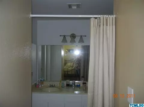 604 E Cambridge Ave, Visalia, CA 93292 photo 13