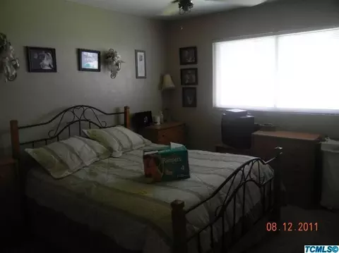 604 E Cambridge Ave, Visalia, CA 93292 photo 12