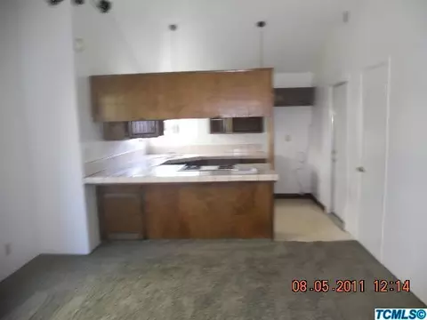 1231 E Ferguson Ave, Visalia, CA 93292 photo 4