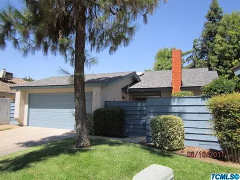 2006 E Beech Ave, Visalia, CA 93292 photo 2