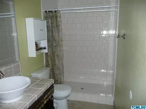 1680 E North Way, Dinuba, CA 93618 photo 6