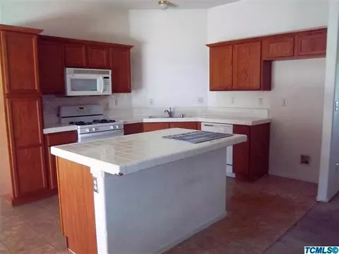 682 Sunset Ave, Lemoore, CA 93245 photo 4