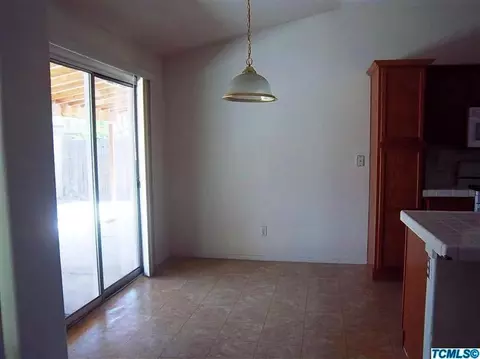 682 Sunset Ave, Lemoore, CA 93245 photo 3