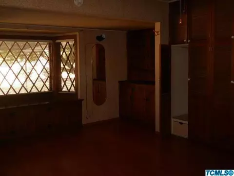 1740 E Cheryl Ln, Tulare, CA 93274 photo 9
