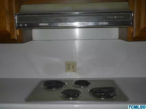 1740 E Cheryl Ln, Tulare, CA 93274 photo 3