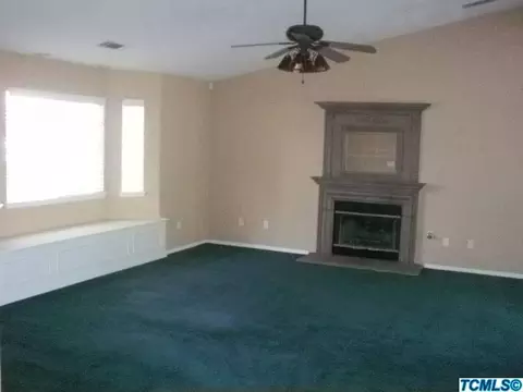 3938 E Laurel Ct, Visalia, CA 93292 photo 2