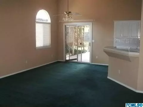 3938 E Laurel Ct, Visalia, CA 93292 photo 4
