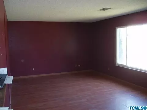 455 Mike Ct, Lemoore, CA 93245 photo 2