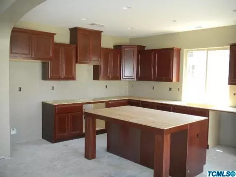 167 Hampton St, Tulare, CA 93274 photo 6