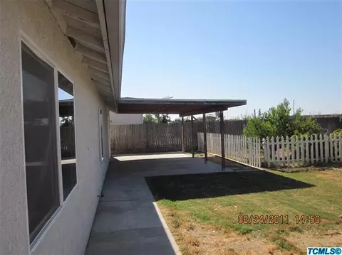 250 E Robin Ave, Visalia, CA 93291 photo 10
