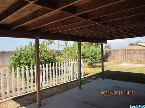 250 E Robin Ave, Visalia, CA 93291 photo 9