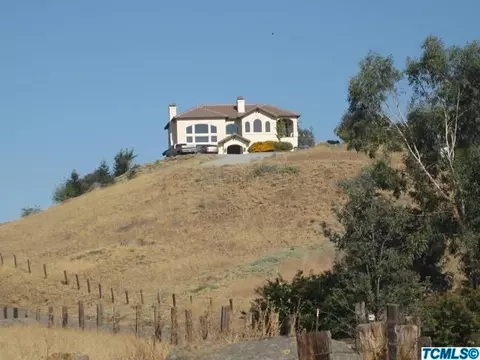 32208 Fritz Dr, Exeter, CA 93221 photo 2