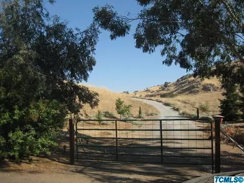 32208 Fritz Dr, Exeter, CA 93221 photo 3