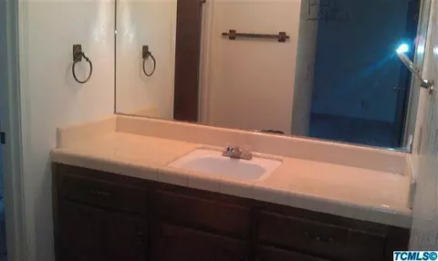 322 E Ashland Ave, Visalia, CA 93277 photo 6