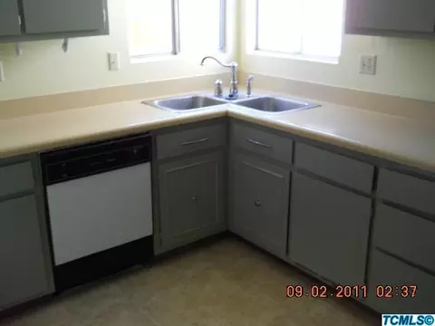 1919 E Beech Ave, Visalia, CA 93292 photo 3