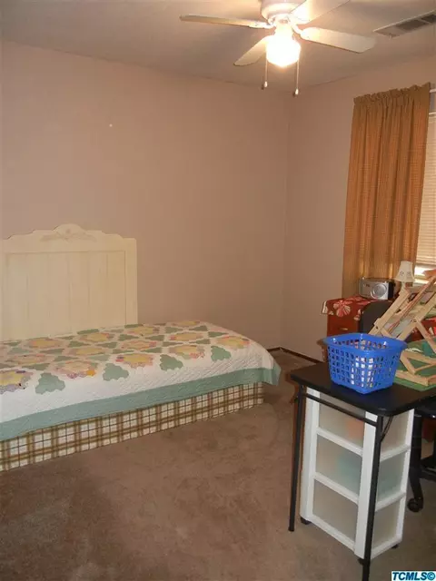 624 Moore Cir, Exeter, CA 93221 photo 9