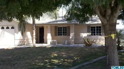 988 E Azalea Ct, Earlimart, CA 93219 photo 2