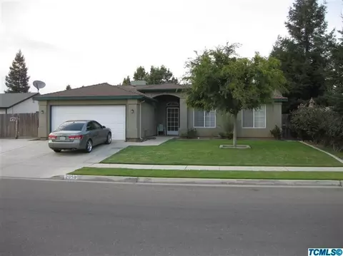2050 E Alpine Ave, Tulare, CA 93274 photo 1