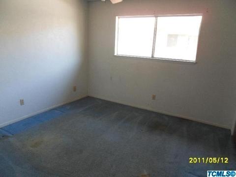 220 E Paradise Ave, Visalia, CA 93277 photo 5