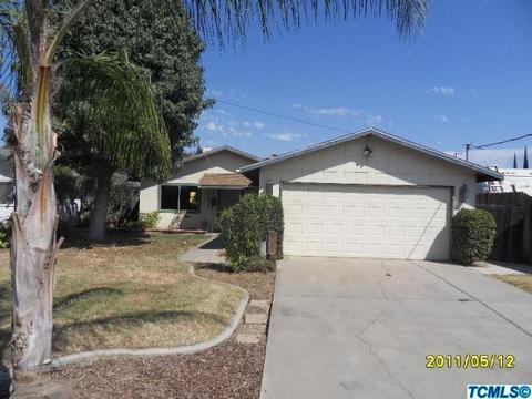 220 E Paradise Ave, Visalia, CA 93277 photo 1