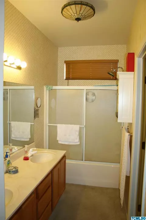 4224 E Laurel Ave, Visalia, CA 93292 photo 8