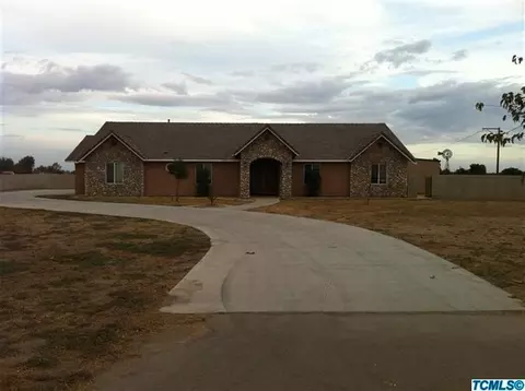 13203 16th Ave, Lemoore, CA 93245 photo 1