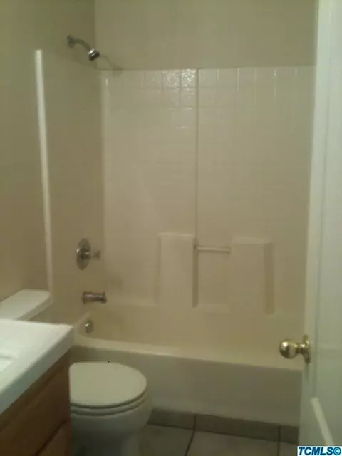 1921 Modoc Ave, Tulare, CA 93274 photo 9