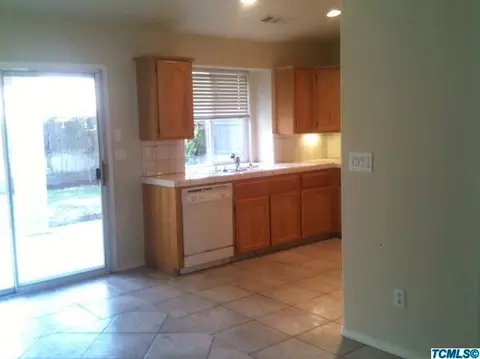 1921 Modoc Ave, Tulare, CA 93274 photo 5