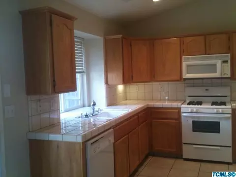 1921 Modoc Ave, Tulare, CA 93274 photo 2