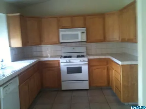 1921 Modoc Ave, Tulare, CA 93274 photo 3