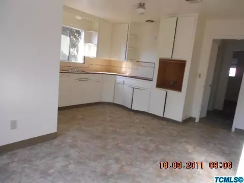 401 Elm St, Hanford, CA 93230 photo 4